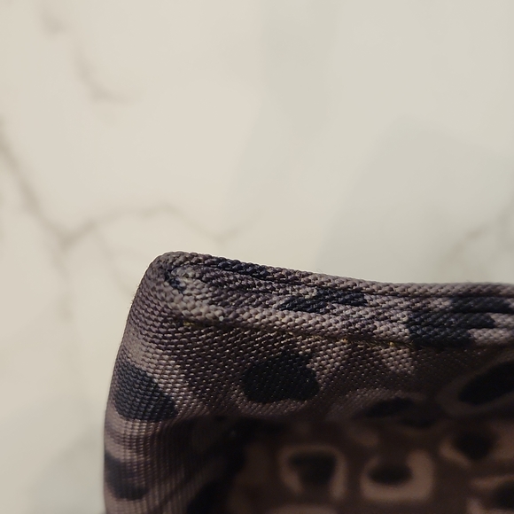 Gucci Leopard Print Large Clutch - Picture 6 of 9